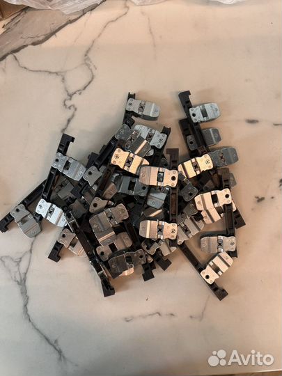 Остатки мебельной фурнитуры