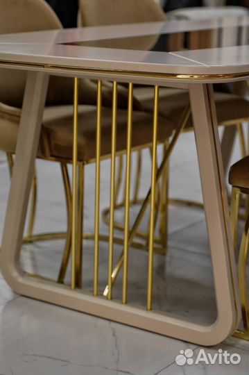 Стол кухонный