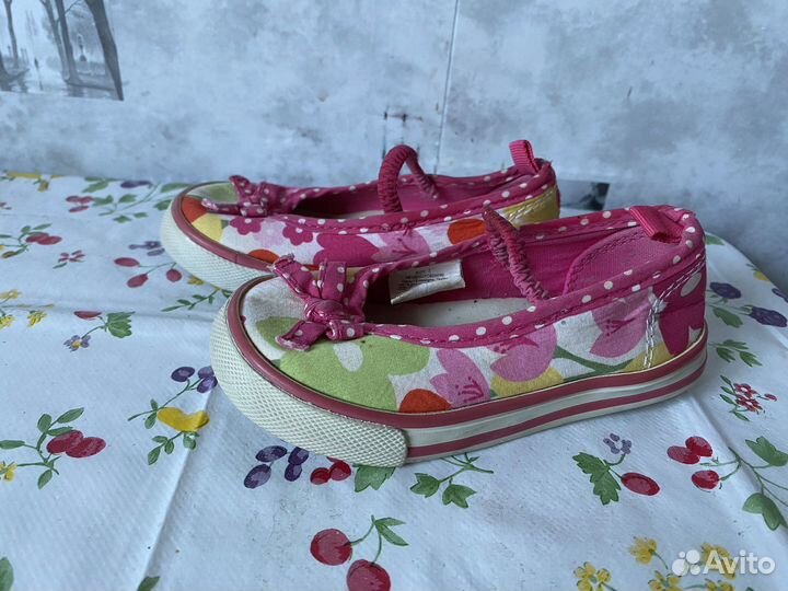 Балетки и кроссовки на девочку