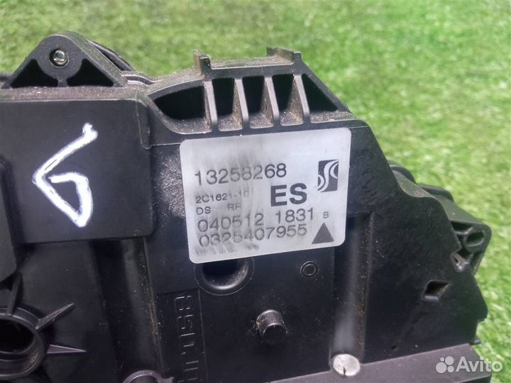 Замок двери задней правой Opel Corsa D (2006-2015)