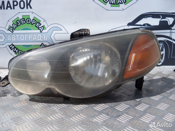 Комплект фар Honda HR-V 3D 1999г левый руль