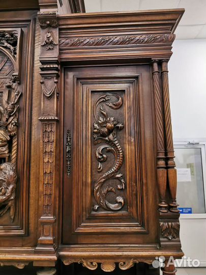 Антикварный буфет