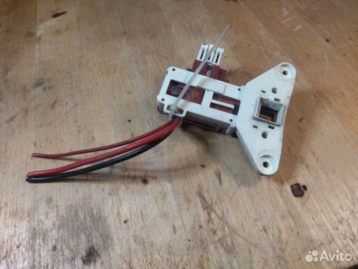 Замок для стиральной машины