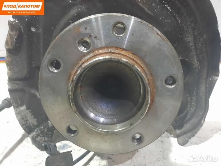 Кулак передний правый BMW 1 E87 2007