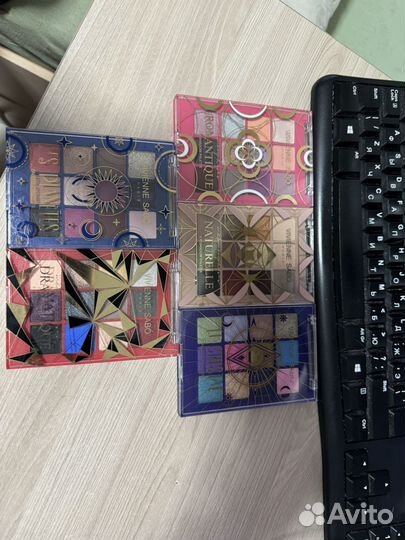 Палетка теней vivienne sabo