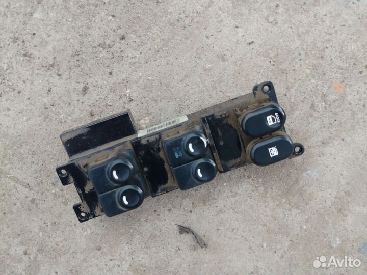 Блок управления стеклоподъемниками Hyundai i30