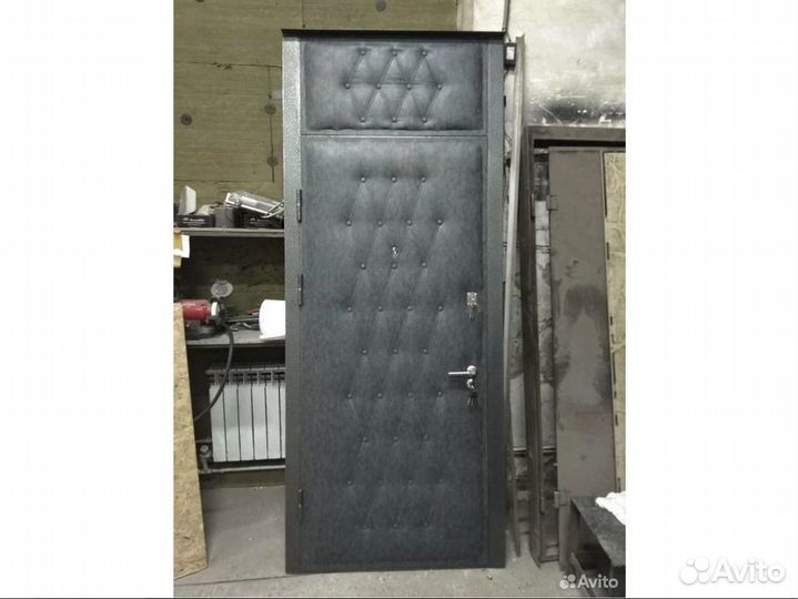 Входные двери с верхней вставкой, двери с фрамугой