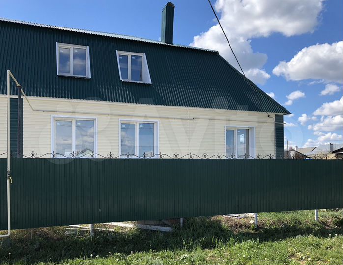 Дом 200 м² на участке 8 сот.