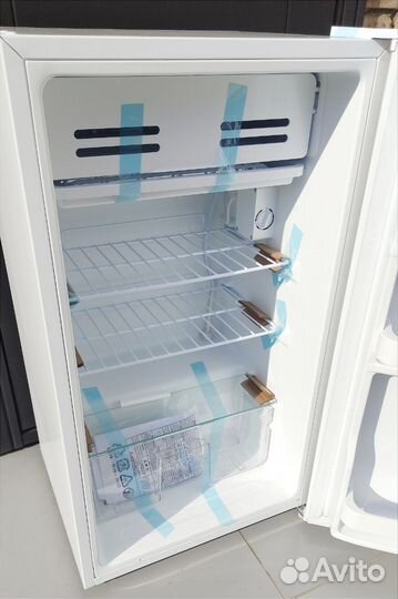 Новый холодильник 85см