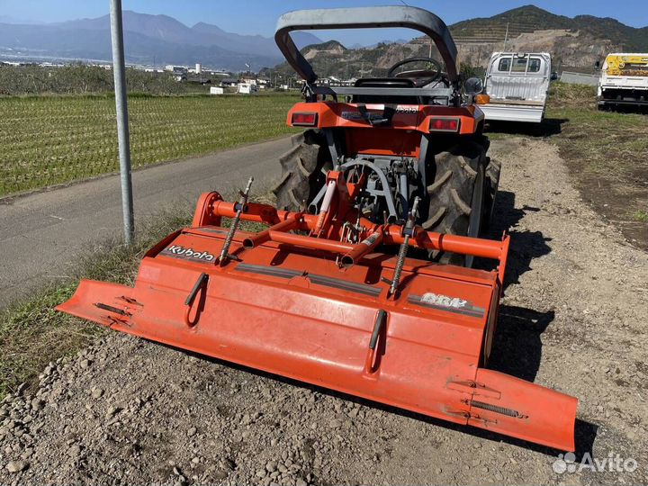 Мини-трактор Kubota GT3, 2009