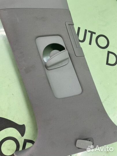 Накладка центральной стойки левая Volkswagen