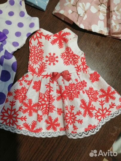 Платья на Паола Рейна лотом