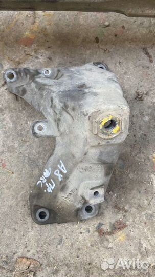 Кронштейн двигателя Audi A8 d3 6.0 V12