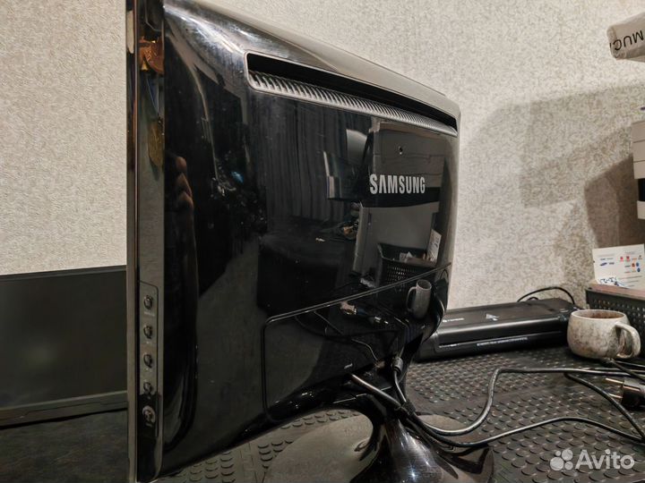 Монитор Samsung SyncMaster T200N