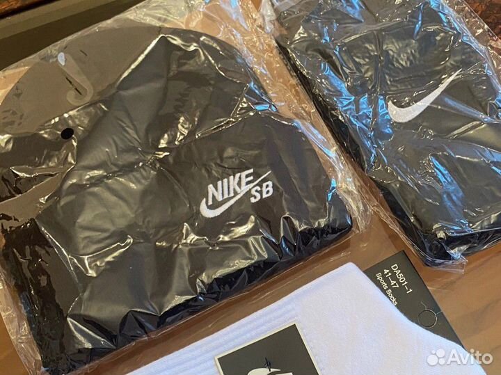 Комплект 3в1 найк Шапка и перчатки Nike