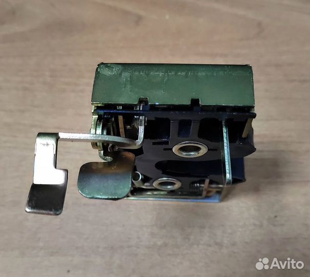 Замок двери передний правый Chery Amulet (новый)