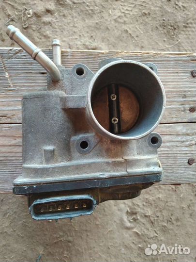 Дроссельная заслонка