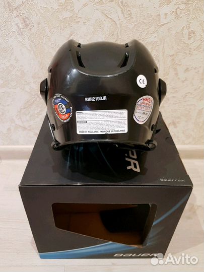 Хоккейный шлем