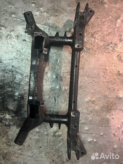 Подрамник подвески / балка задний Mitsubishi