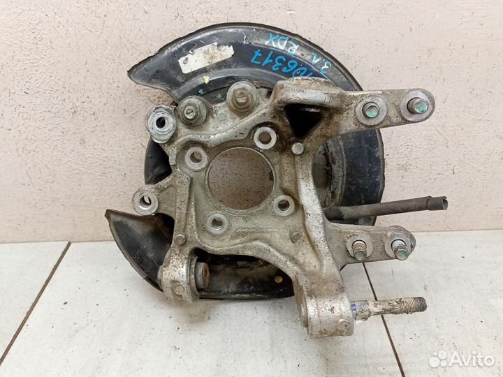 Кулак задний левый 52215stka01