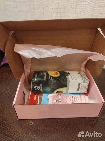 Бьюти-бокс с косметикой