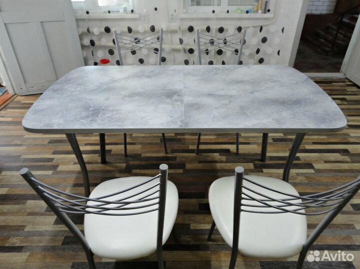 Стол кухонный раздвижной со стульями