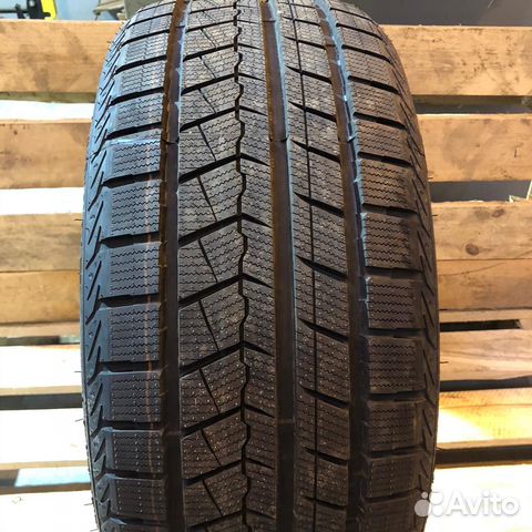 Roadmarch Snowrover 868 205/50 R17 93H