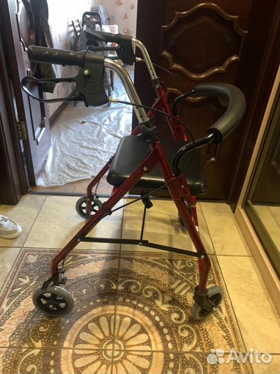 Ходунки для взрослых с сидением на колесах