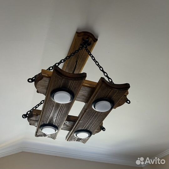 Люстра потолочная деревянная