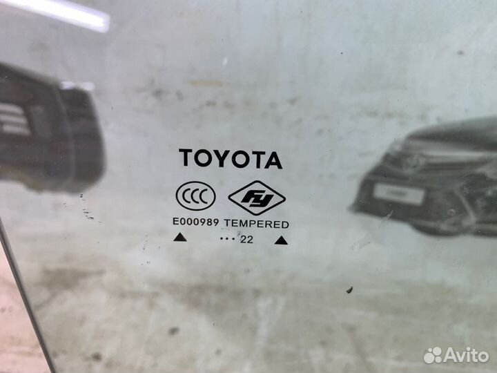 Стекло двери переднее правое Toyota Highlander U70