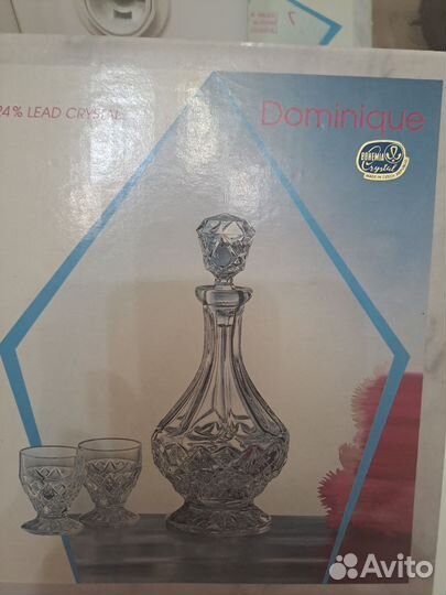 Хрустальный набор,графин и 6 рюмок ,богемия