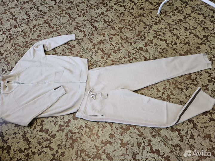 Трикотажный костюм вязаный женский