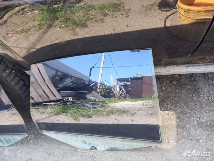 Стекло задней двери VW Jetta 5