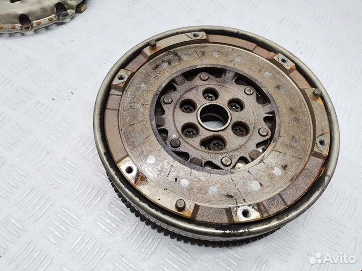 Маховик для BMW 3-Series (E90/E91/E92/E93)