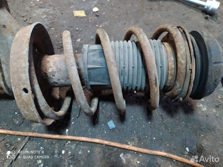 Стойка передняя правая Opel Vectra А