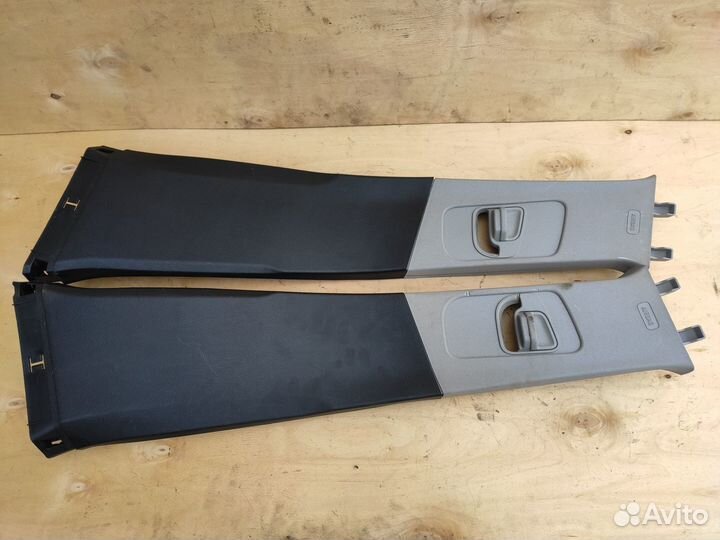 Обшивки центральных стоек на Opel Astra J