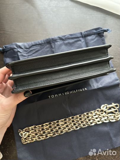Новая) Сумка женская Tommy Hilfiger на цепочке