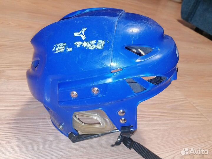 Хоккейный шлем