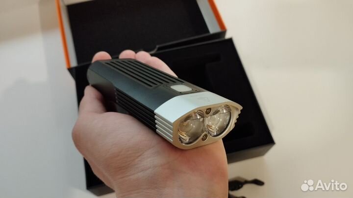 Велофонарь fenix bc30 v 2.0