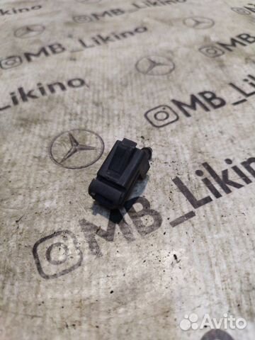 Форсунка омывателя лобового стекла левая Mercedes