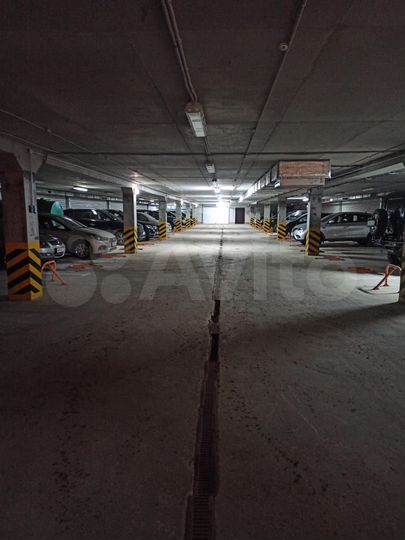 Машиноместо, 15 м²
