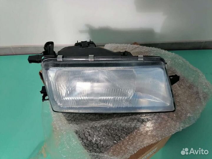 Фара правая новая Oпель Вектра А