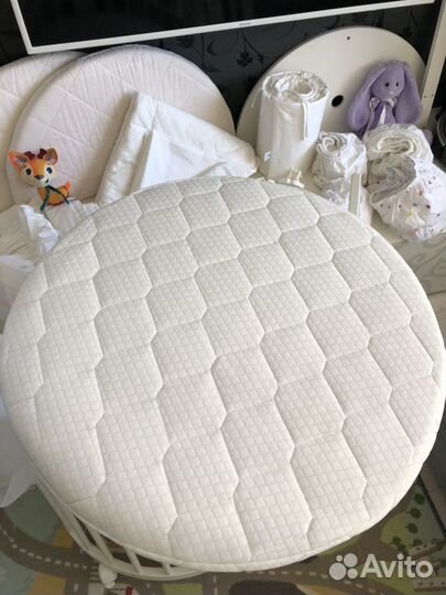 Практически новый круглый матрас ComfortBaby