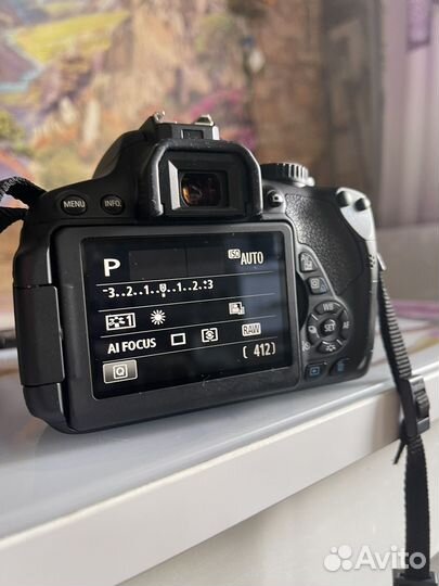 Зеркальный фотоаппарат canon