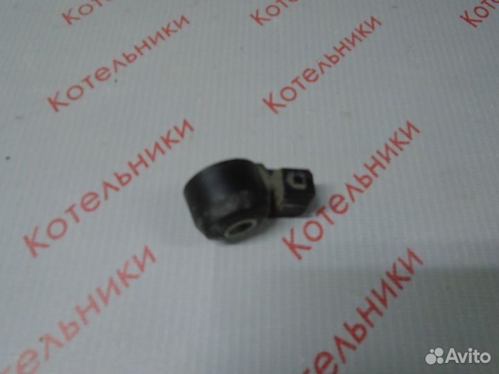 Nissan 22060-30P00 Датчик детонации