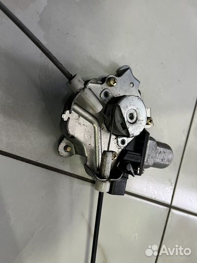 Стеклоподъемник электрический задний правый