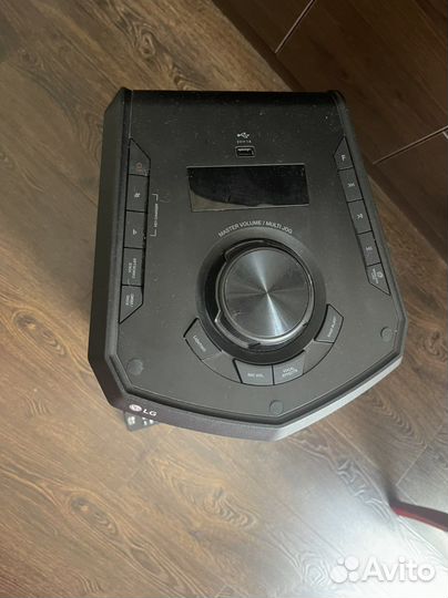 Музыкальная колонка бу LG