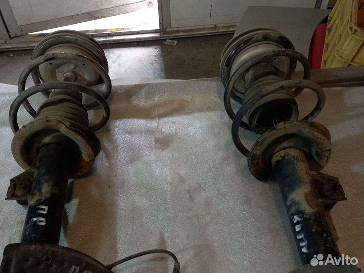 Передние стойки BMW3 E46