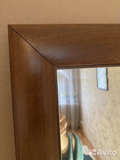 Зеркало в деревянной раме. Италия