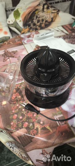 Соковыжималка Maxwell MW 1103 BK